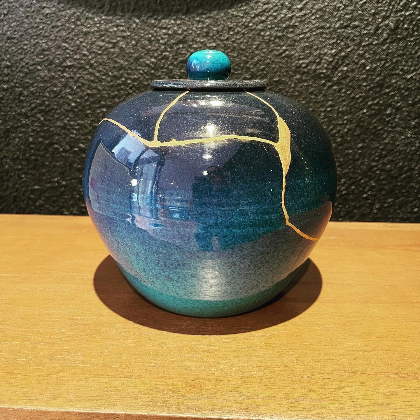 Vase ancien restauré Urushi et Or 24 carats